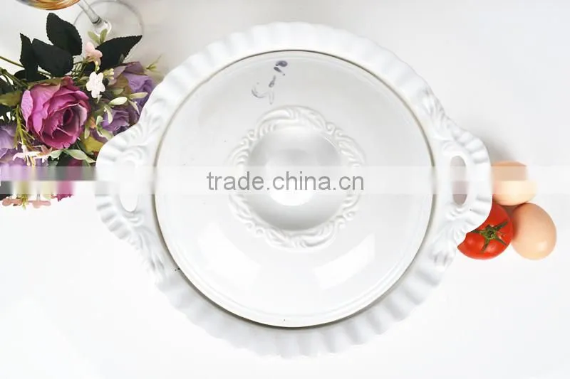12.5" Round ceramic bakeware with lid