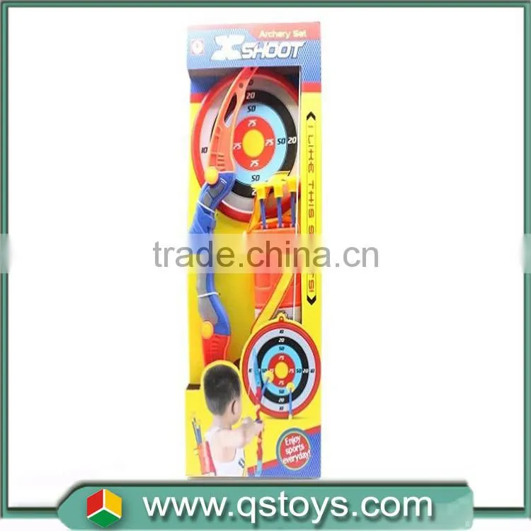 2015 export flexible plastic toy guns with target