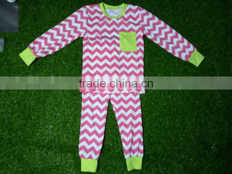 Hot sale winter kids Christmas pajamas wholesale 100% cotton pajamas fabic girls chevron printing clothes sets boutique design