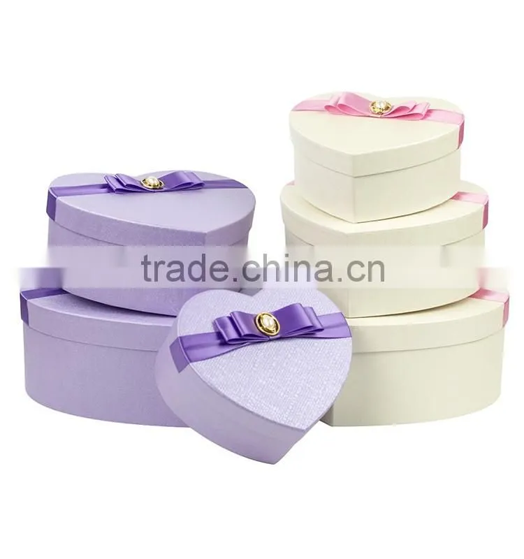 2016 newest paper gift box with heart shaped