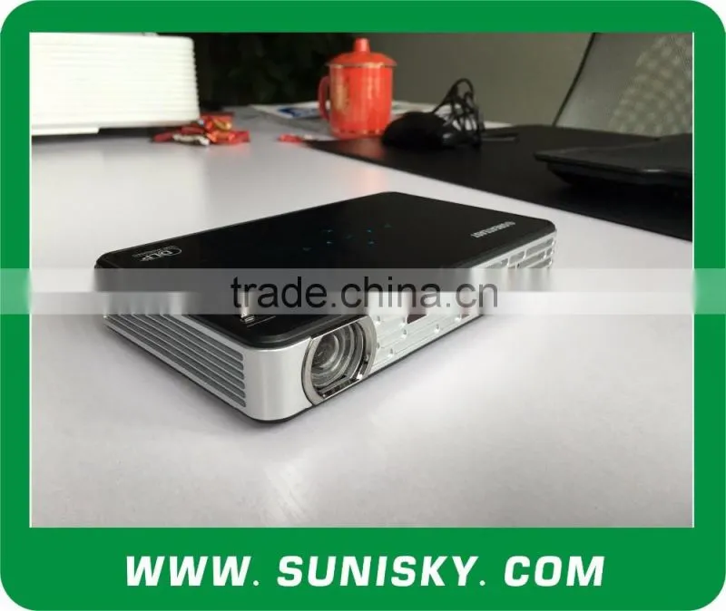 Portable 3D Projector with WiFi Function Pico Video LED Projector for Business Meeting (SMP7022A)
