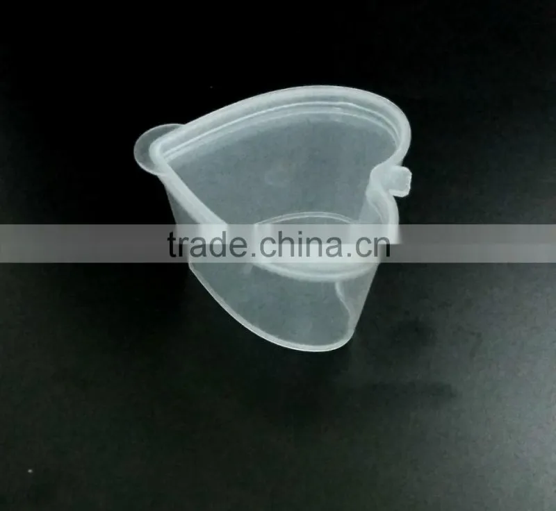 Plastic heart-shaped sauce container 1.5oz