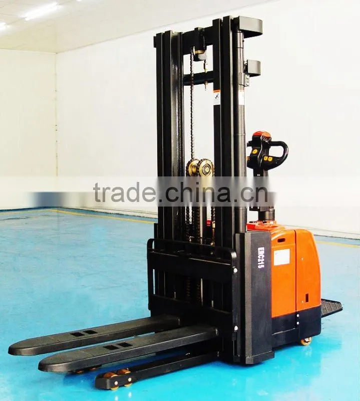 reach stacker/test machine