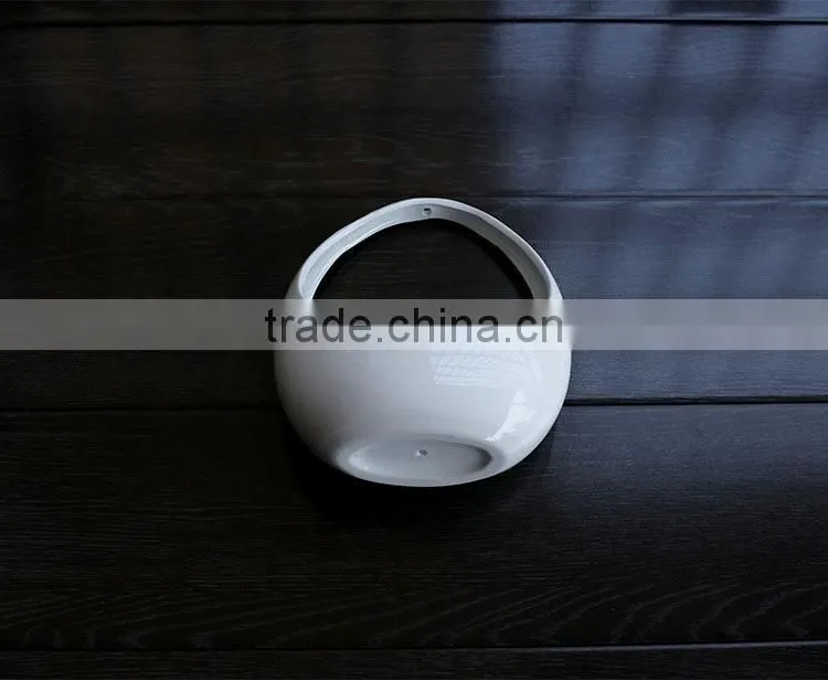 2016 basket shaped decoration white hanging ceramic planter for flower