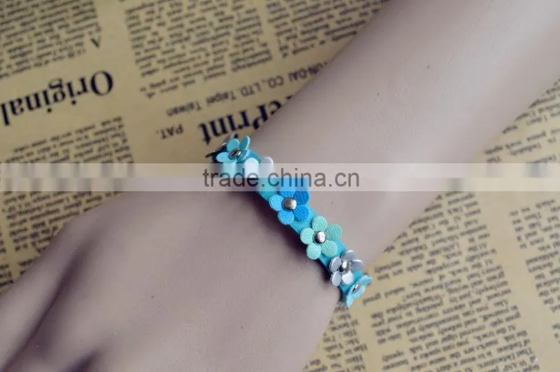 Colorful Leather Bracelets with One Row of Flowers