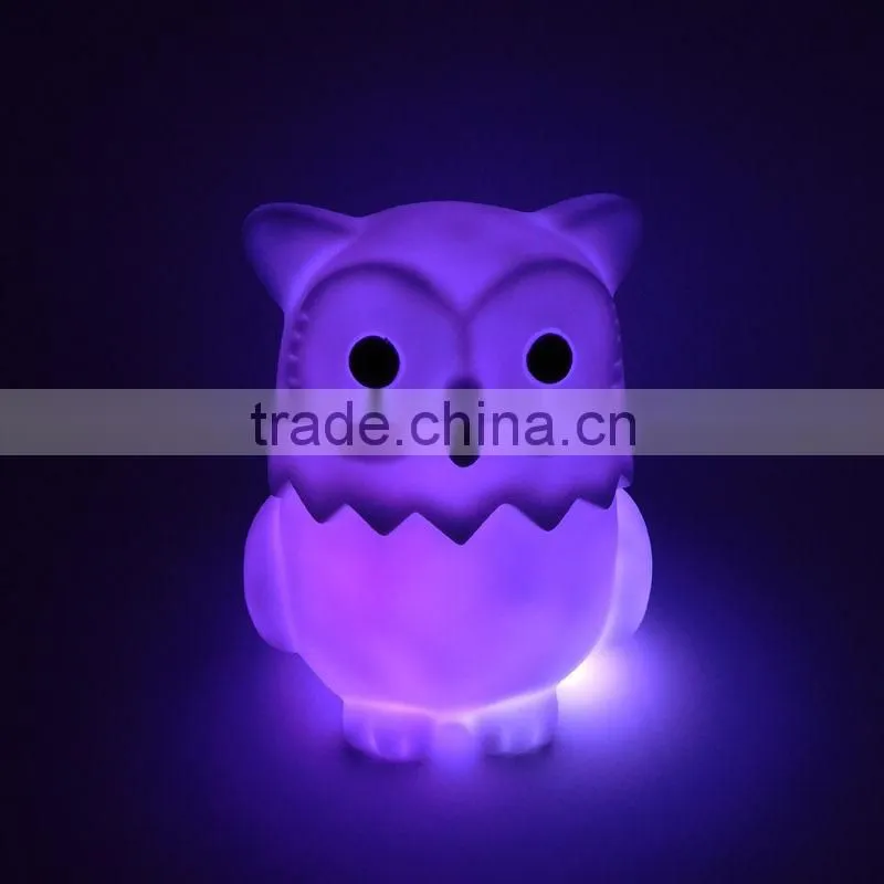 2015 New Design Roto Casting Vynil Owl Anime Figure Led Light Toys