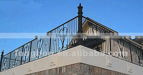 2014 Top-selling rod iron pvc coated garden fencing
