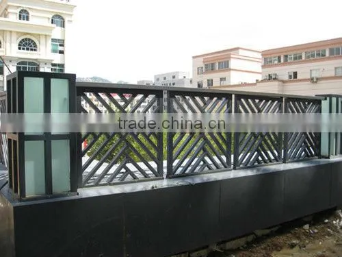 2015 Top-selling modern iron fence bracket design