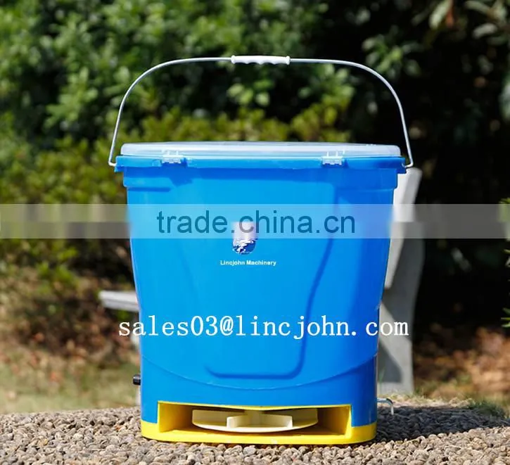 Electric fertilizer spreader for garden