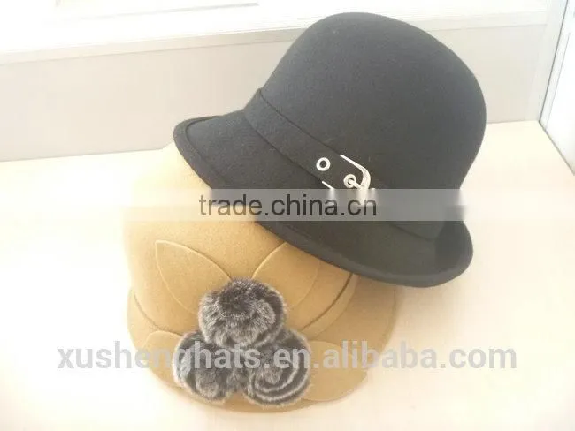 100% wool felt bucket hat with chuzzle decoration