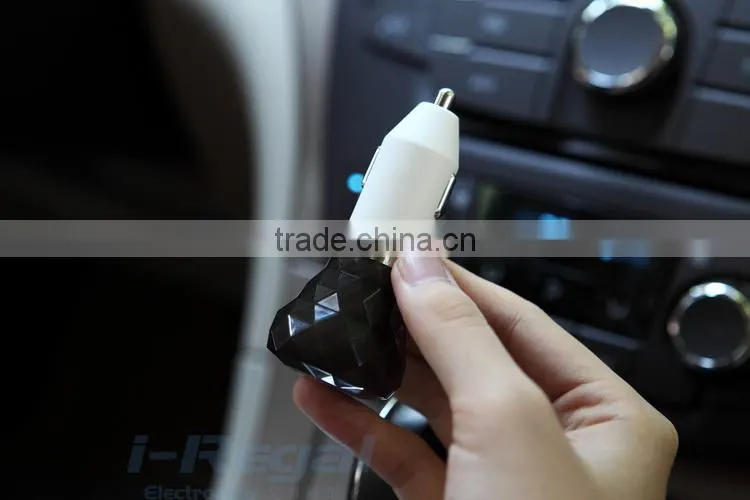 2.1A + 3A Dual USB Car Charger 2 port charge for iPad for iPhone 5s 4s 4 Phone / PDA / Mp3 / Mp4 for samsung