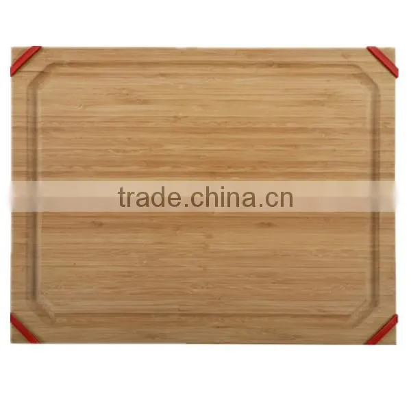 Eco-friendly bamboo vegetable chopping board with holes