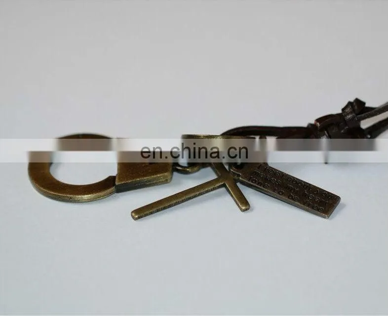 Alibaba wholesale customized badminton racket shaped keychain/keyring
