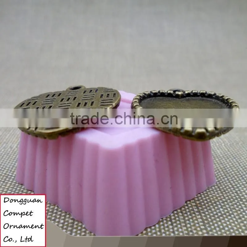 Wholesale die-casting electroplating Heart-shaped pendant