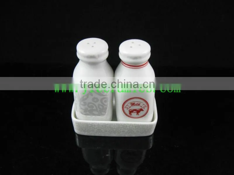 YF16008 ceramic pepper salt shaker rabbit design