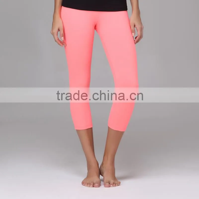 Popular women's yoga capri pants made of 87% Nylon and 13% Spandex girl's fashion sports capri pant
