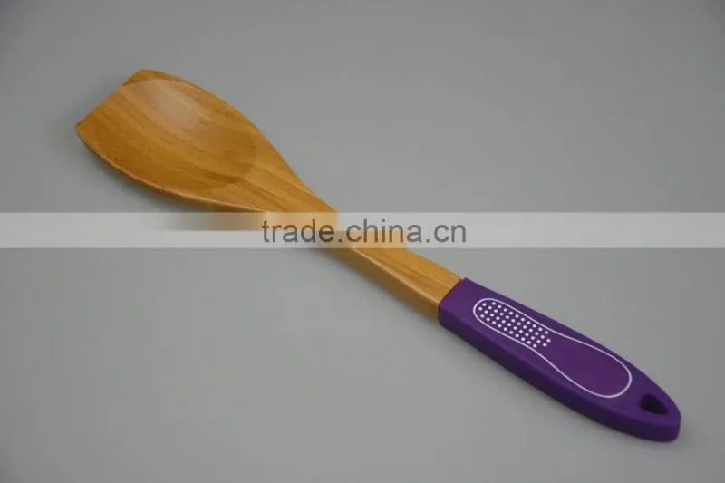 Dubai New Gastronome Trend Straight Bamboo Wooden Sillone Handle Eay Hold Spatula Cutlery Set