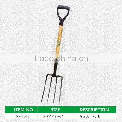 2015 factory sale carbon steel straw fork/farming form with wood short handle garden fork