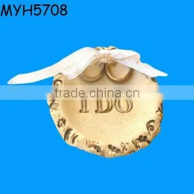 Ceramic wedding ring holder tray with dove couple