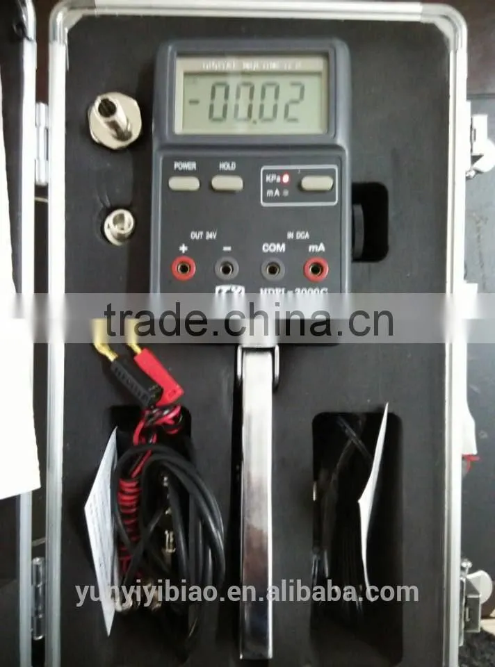 Medium and low pressure gauge calibration vacuum hand pump
