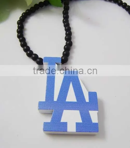 Good Quality LA wood pendant necklace 36'