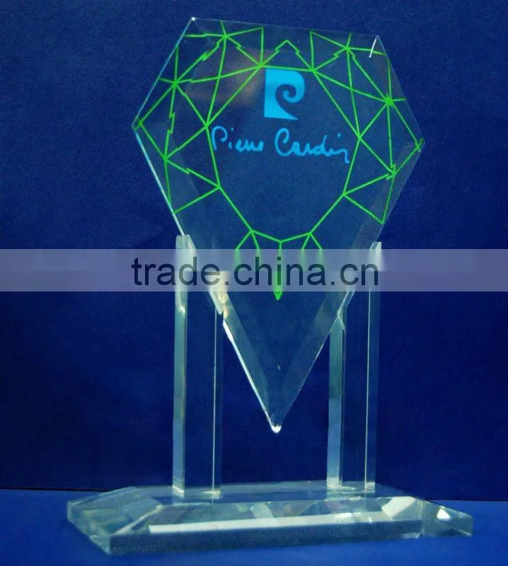 Professional manufactuer customize trophy with artificial style