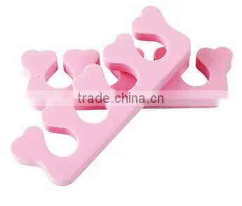 Beautiful sponge cloven device finger points the toes