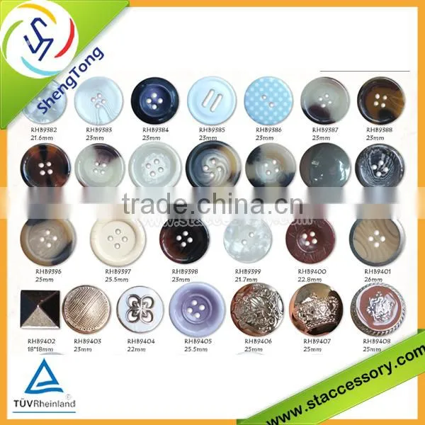 Popular 4 hole plastic button for garment