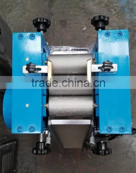 Mineral pigment grinding mill