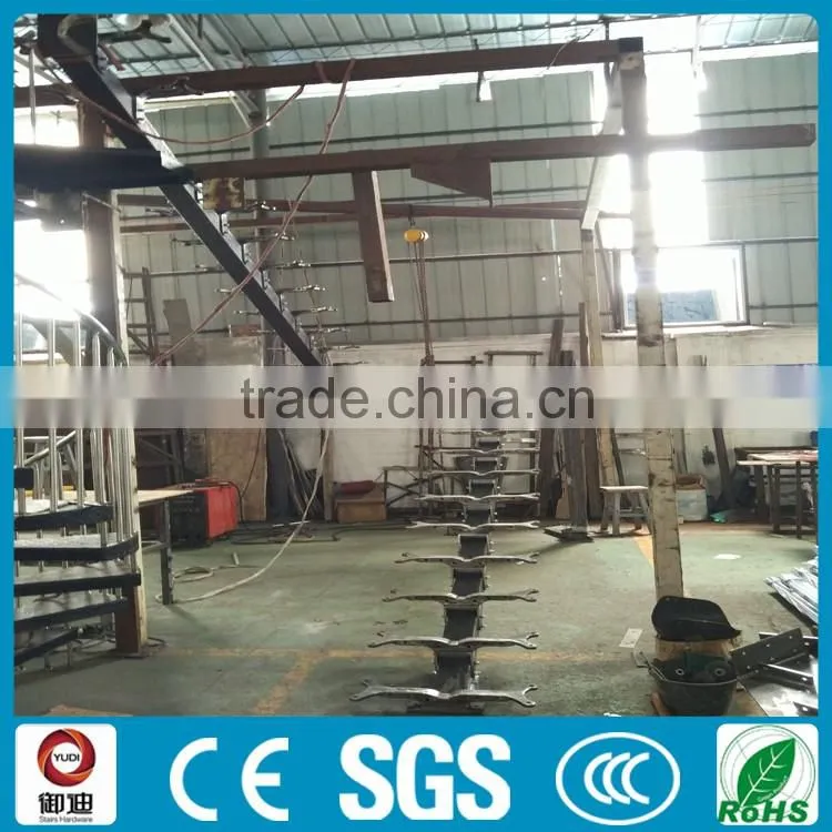 house steel U shape glass staircase