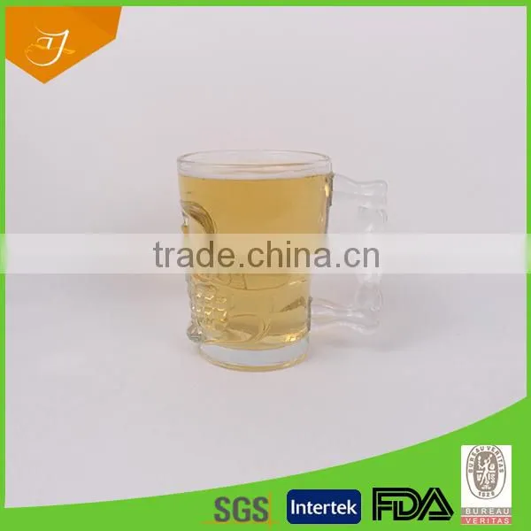 New design skull glass beer mugs glass beer mug with handles