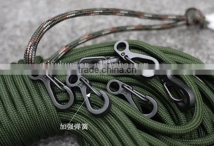 paracord SF clasp hook backpack survive hiking and camping clasp