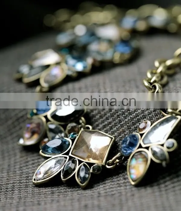 OEM/ODM Factory Direct Sale 2016 Vintage Stone Flower Pendant Necklace