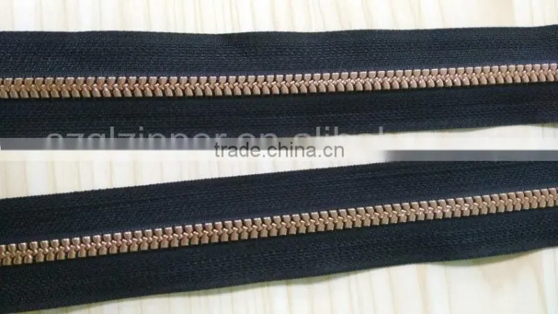 big teeth plastic zipper
