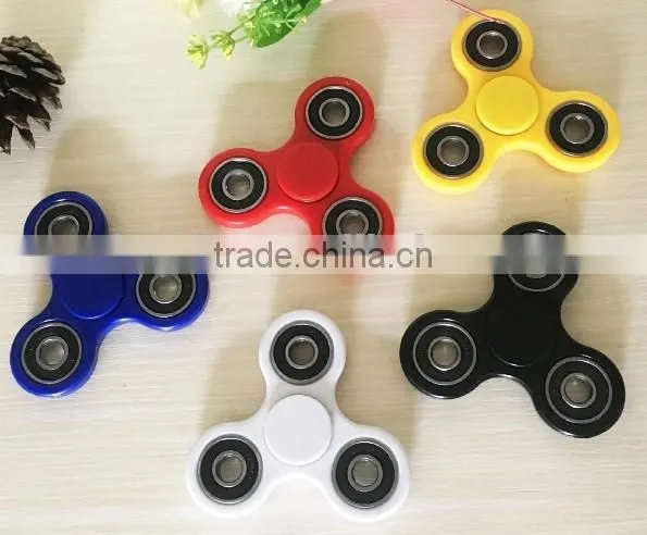 Hot sale aluminum fridge desk spinning topy finger tri-spinner toy