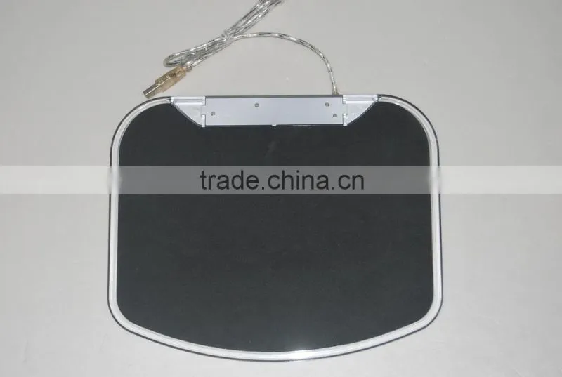 Muti-function Mouse Pad with 4-Port USB2.0 Hub show Blue LED Lighting