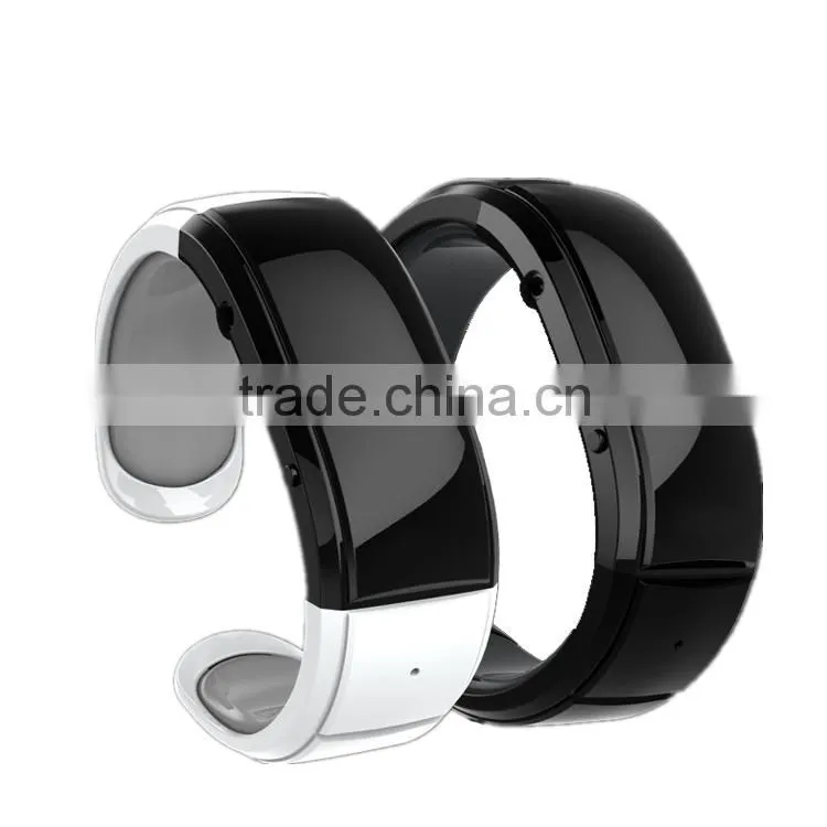 2014 bluetooth bracelet with speaker bluetooth fashion bracelet with time display