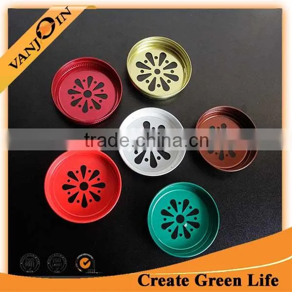 Decorate Daisy Lid With Straw Hole