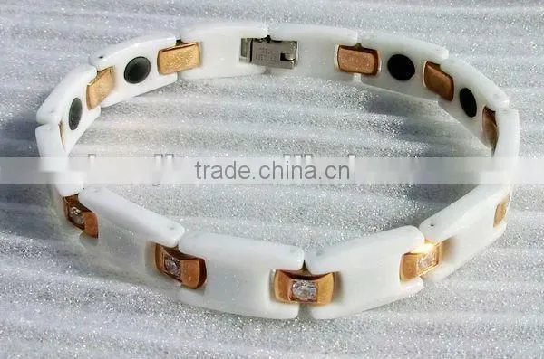 15001 gold plated steel with white magnetic ceramic bracelet