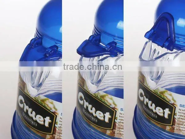 A051 300ml kitchen cooking plastic oil can with lid and handle