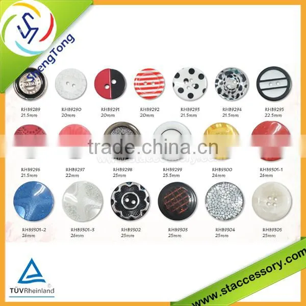 Popular 4 hole plastic button for garment