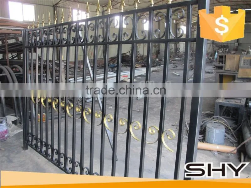 Simple morden metal fence / wrought iron fence
