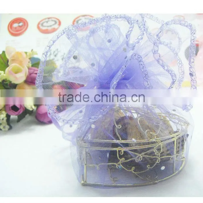 Gold wire heart chocolate packaging gift box with/without a lid