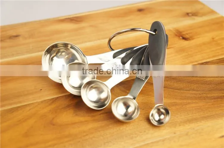 Measuring spoons with logo