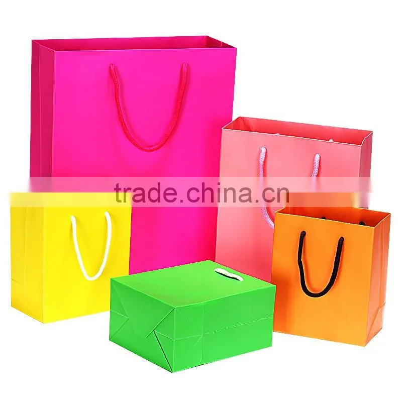 Colorful advertising brand name clothing packaging paper bag