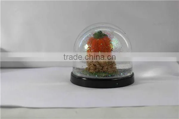 Plastic material halloween pumpkin snow globe