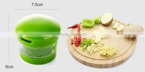 Amazon best selling kitchen tools plastic garlic press crusher garlic chopper