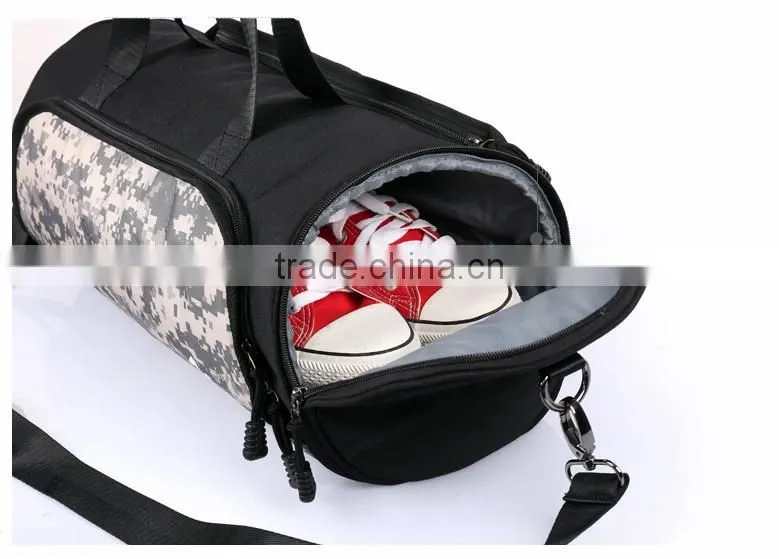 Fashion camo fabric sport gym bag with compartment