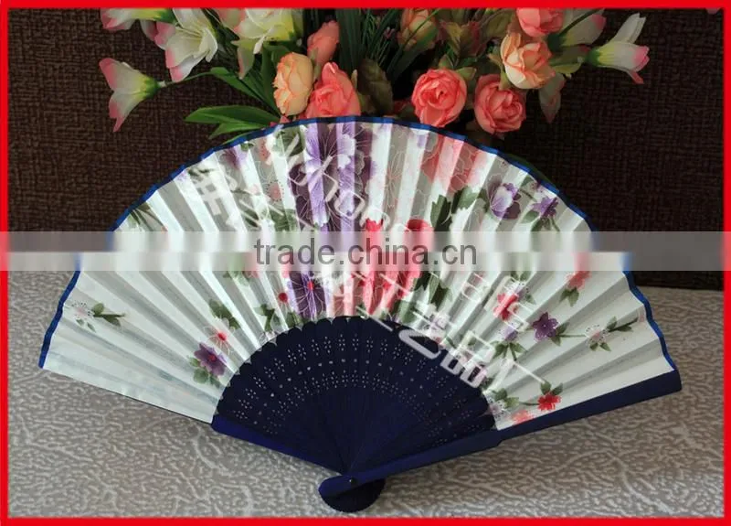 Customized bamboo Chinese gift fan