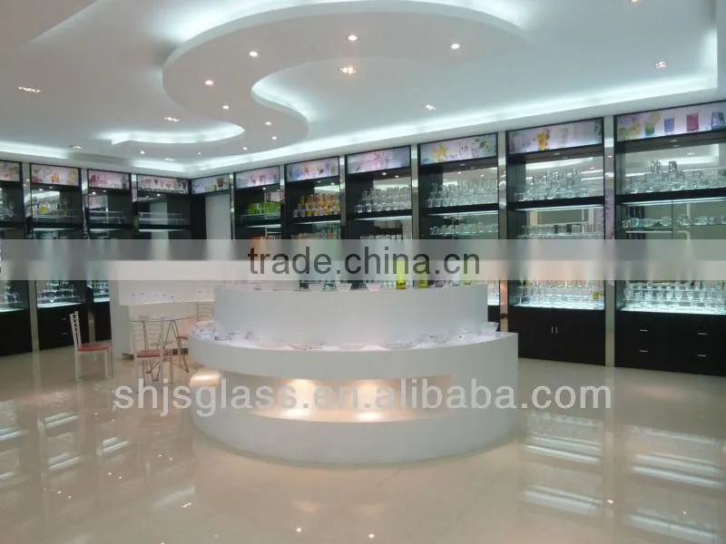 shaped round colored glass plate
